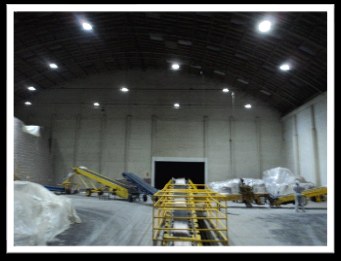 Iluminação TAIRIS em galpão industrial