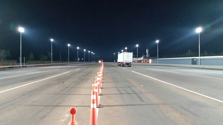 Iluminação TAIRIS em rodovia